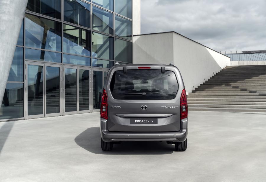  Toyota ProAce City Verso Long 2019 года  (EU) (фото 22 из 34)